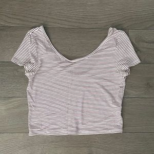 American Eagle Outfitters Cropped T-Shirt